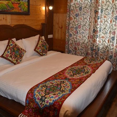 Hotel Royale Comfort Pahalgam Exterior photo