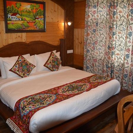 Hotel Royale Comfort Pahalgam Exterior photo